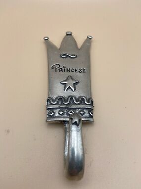Vintage Pewter Princess Hook by Basic Spirit Canada 2004